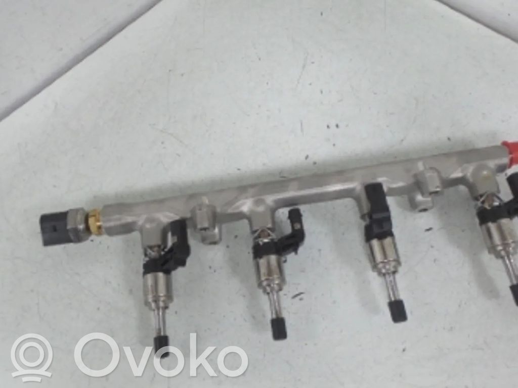 Volkswagen Golf VIII Inyector de combustible 