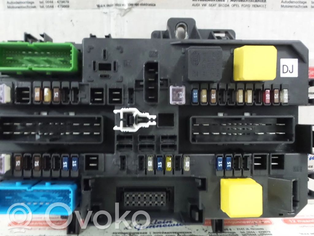 Opel Astra H Modulo fusibile 