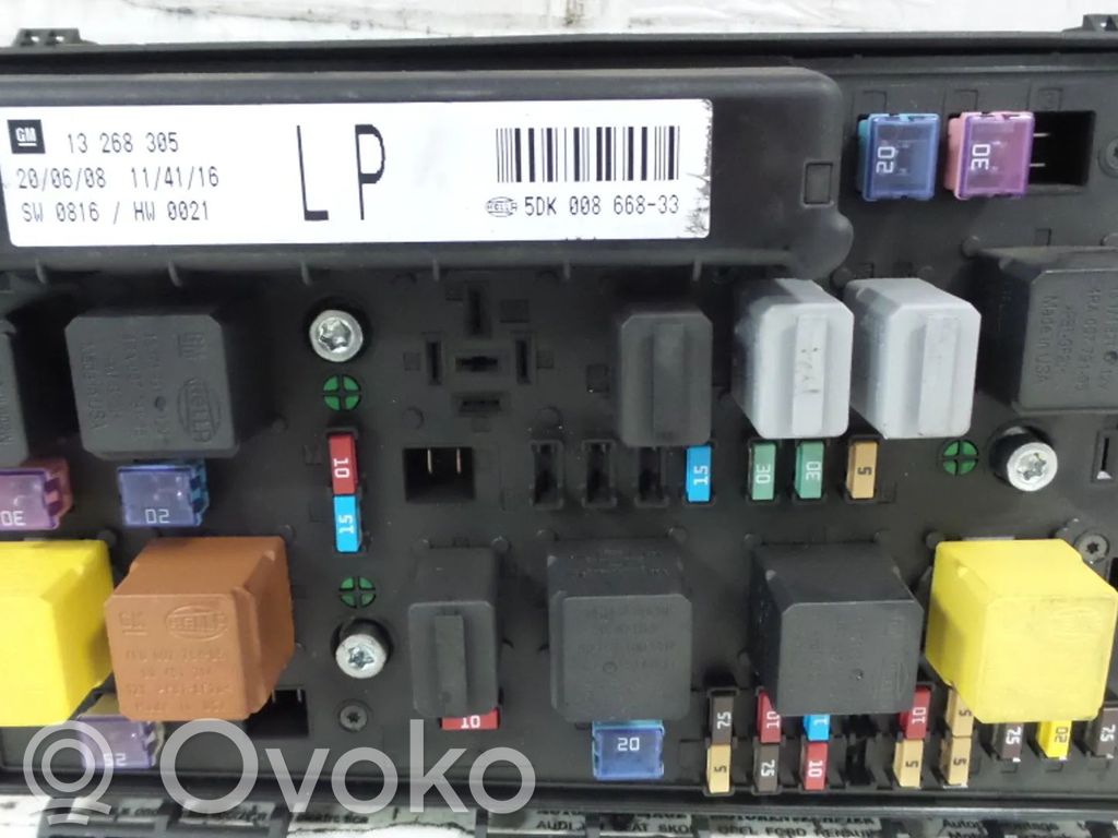 Opel Astra H Módulo de fusible 