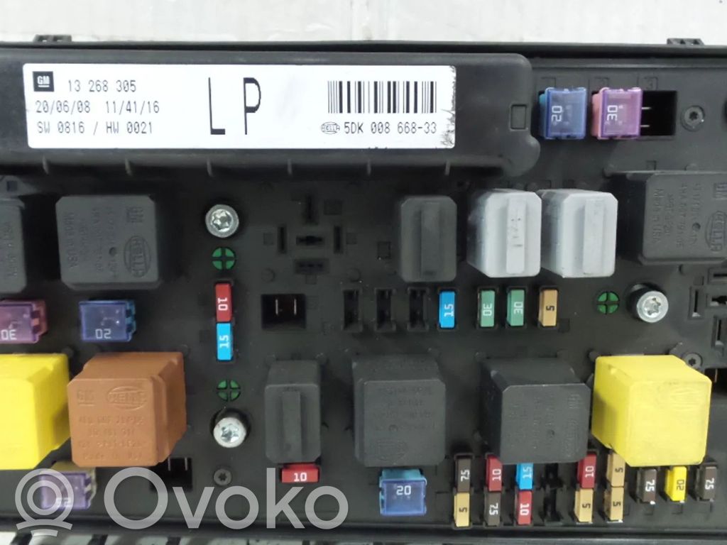 Opel Astra H Módulo de fusible 