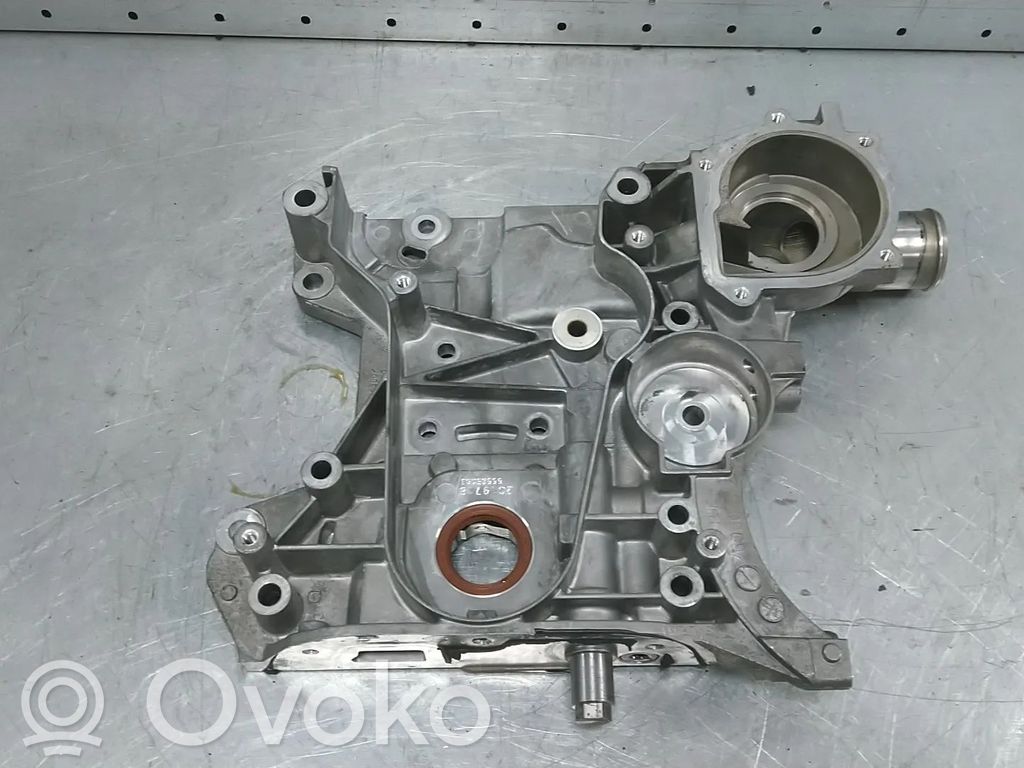 Opel Astra J Cubierta de la cadena de distribución 