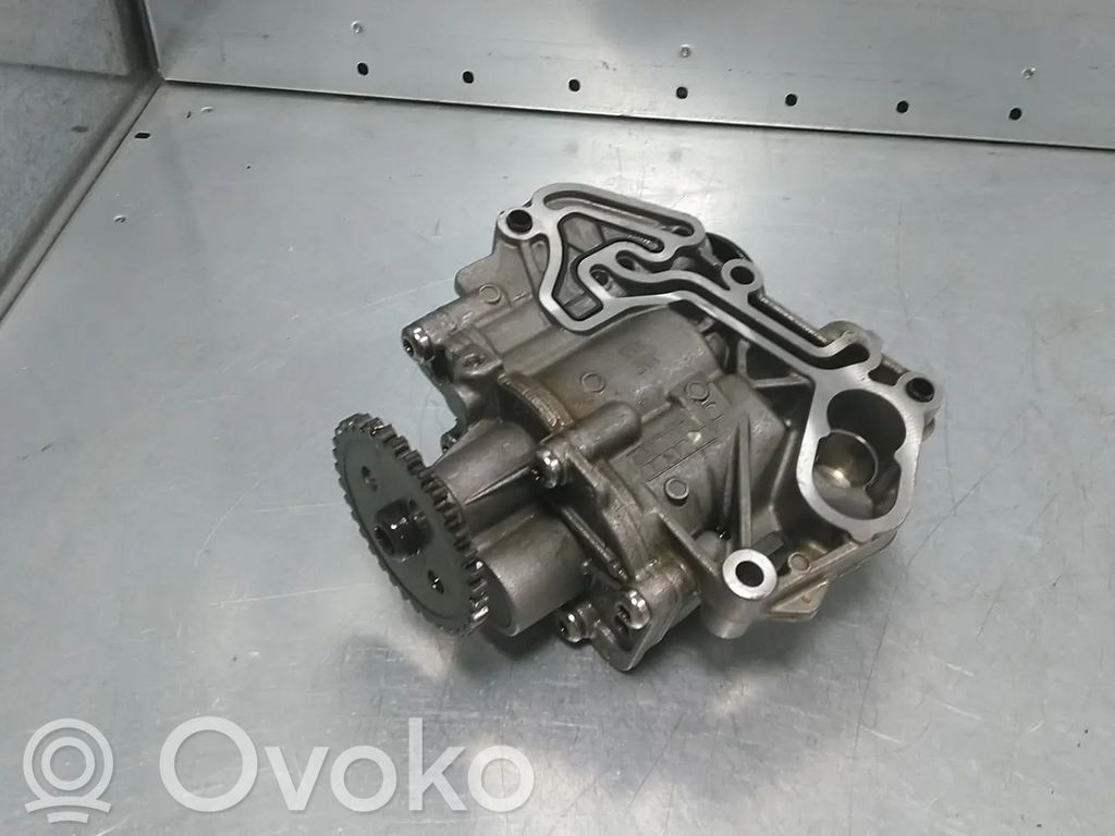 Volkswagen Golf VII Pompă ulei 