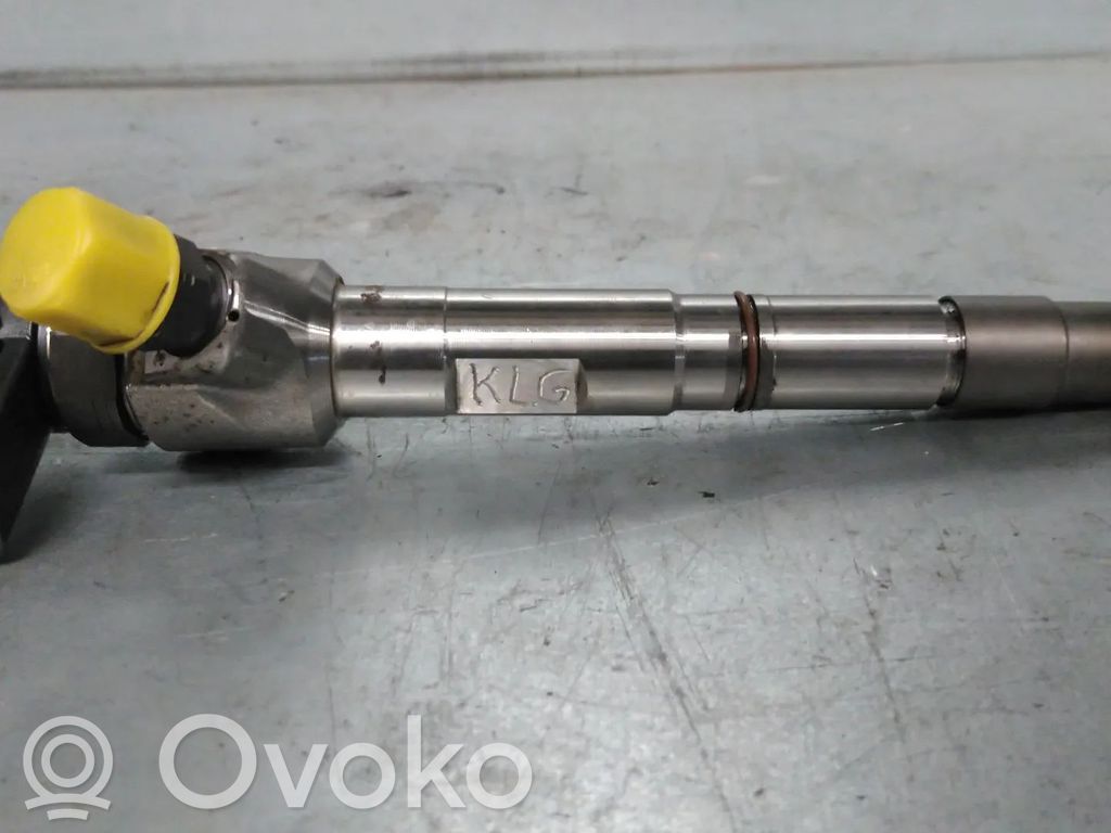 Volkswagen Golf VII Fuel injector 