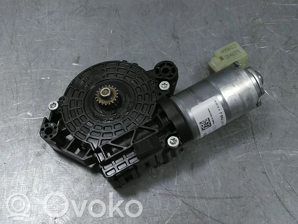 Skoda Octavia Mk4 Motor/actuator trapă 