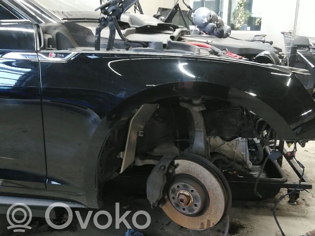 Audi A5 Sparnas 