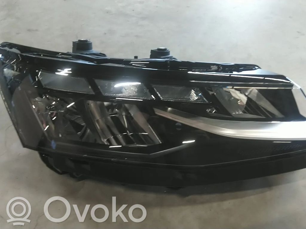 Volkswagen Transporter - Caravelle T6 Lampa przednia 