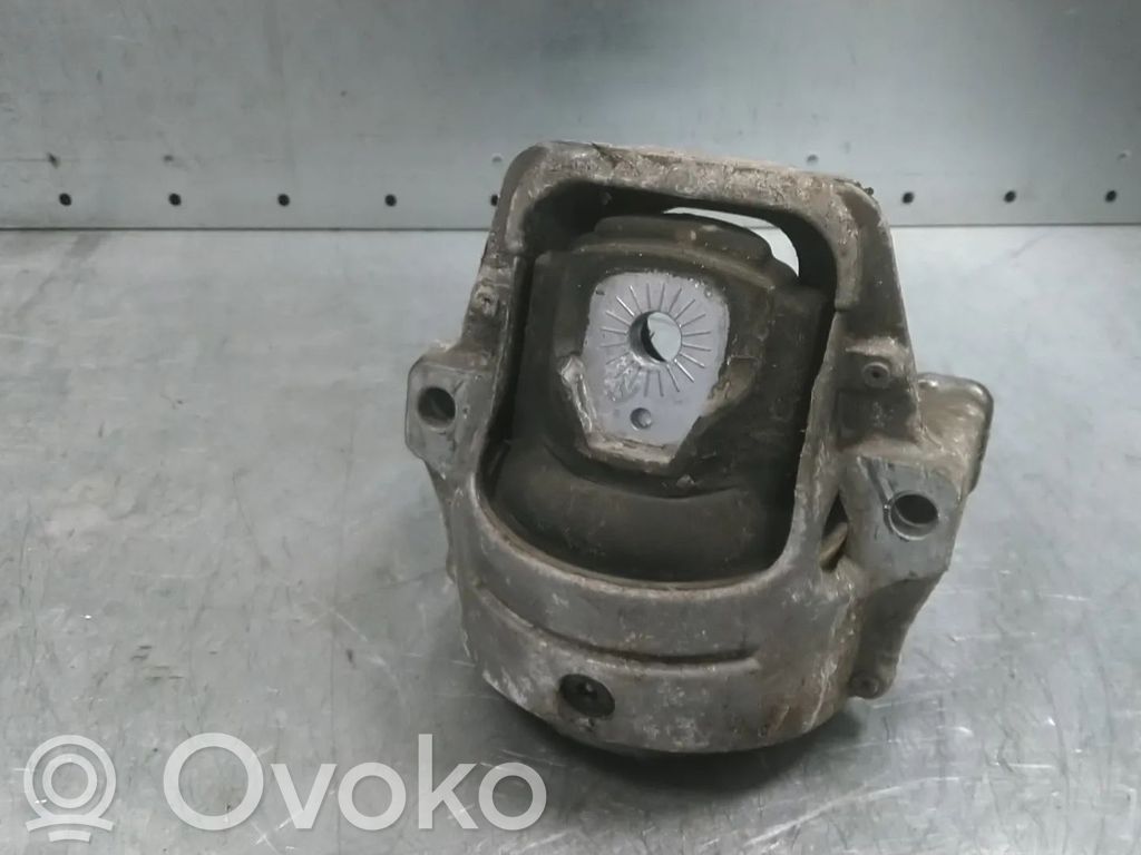 Audi A4 S4 B8 8K Engine mount bracket 
