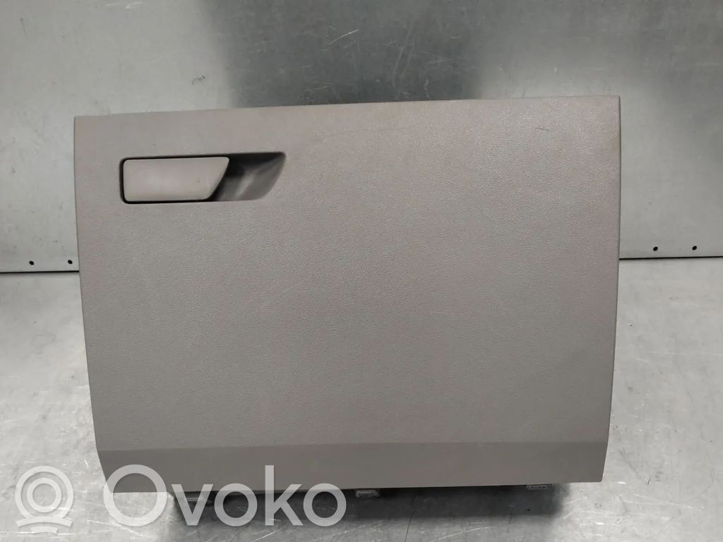 Seat Leon (5F) Daiktadėžės (bordačioko) komplektas 