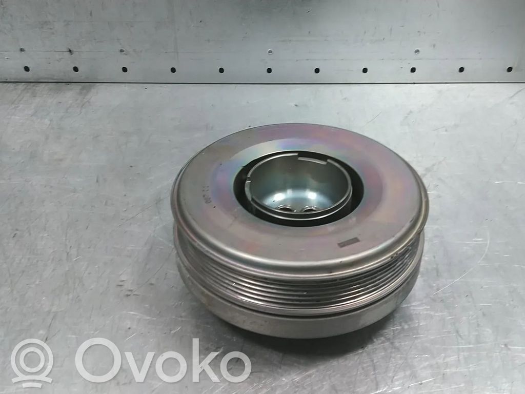 BMW 3 G20 G21 Kampiakselin vauhtipyörä 