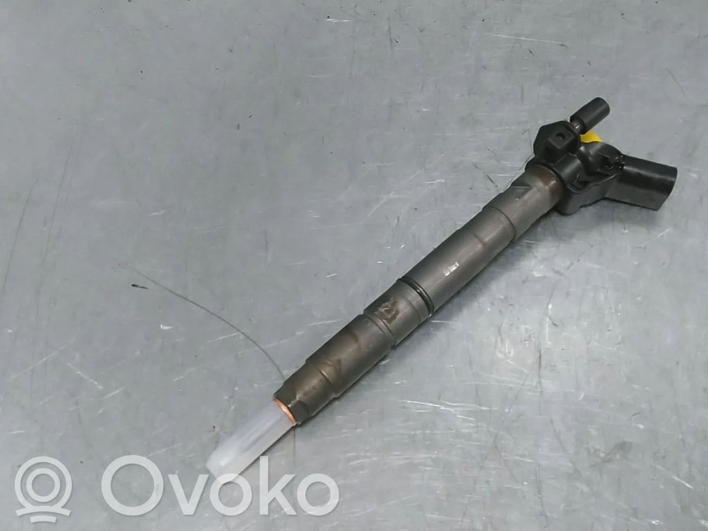 Audi A4 S4 B8 8K Fuel injector 