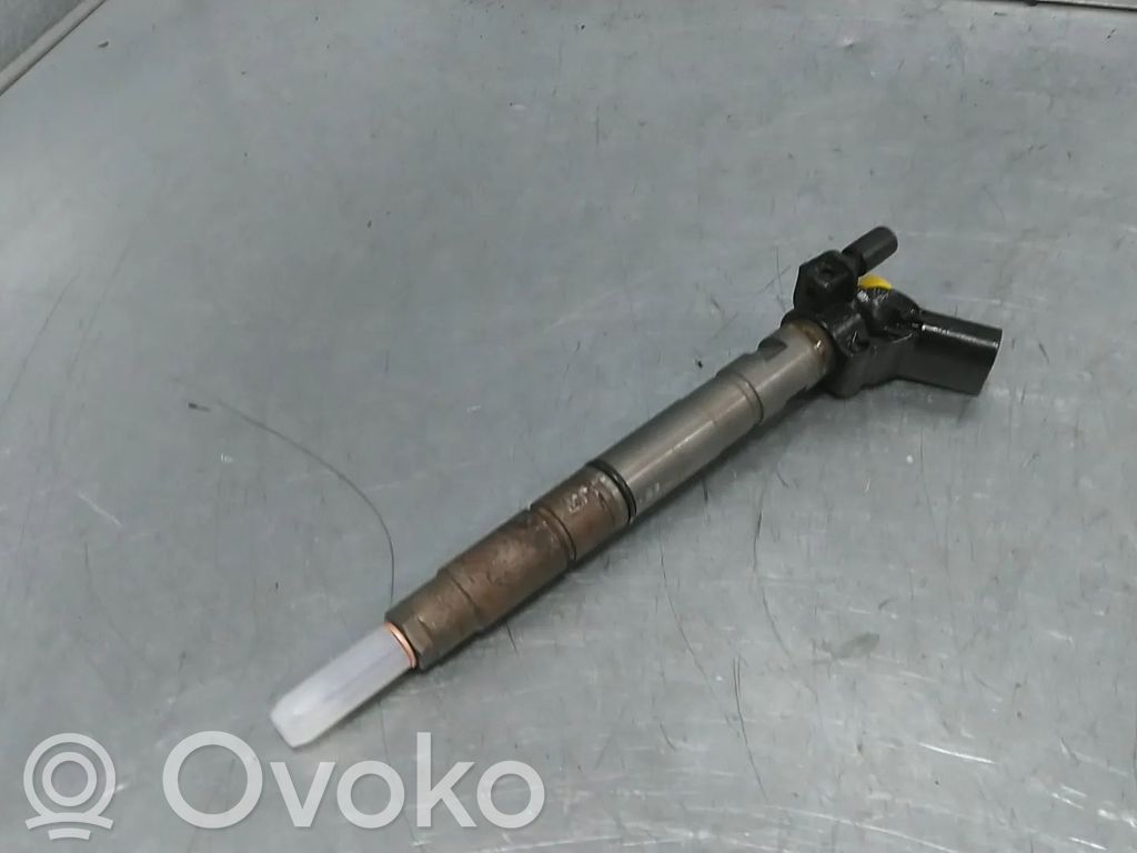 Audi A4 S4 B8 8K Fuel injector 
