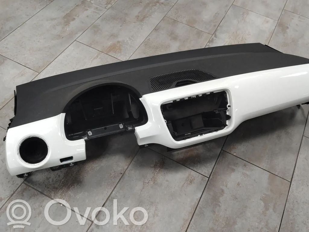 Volkswagen Up Dashboard 