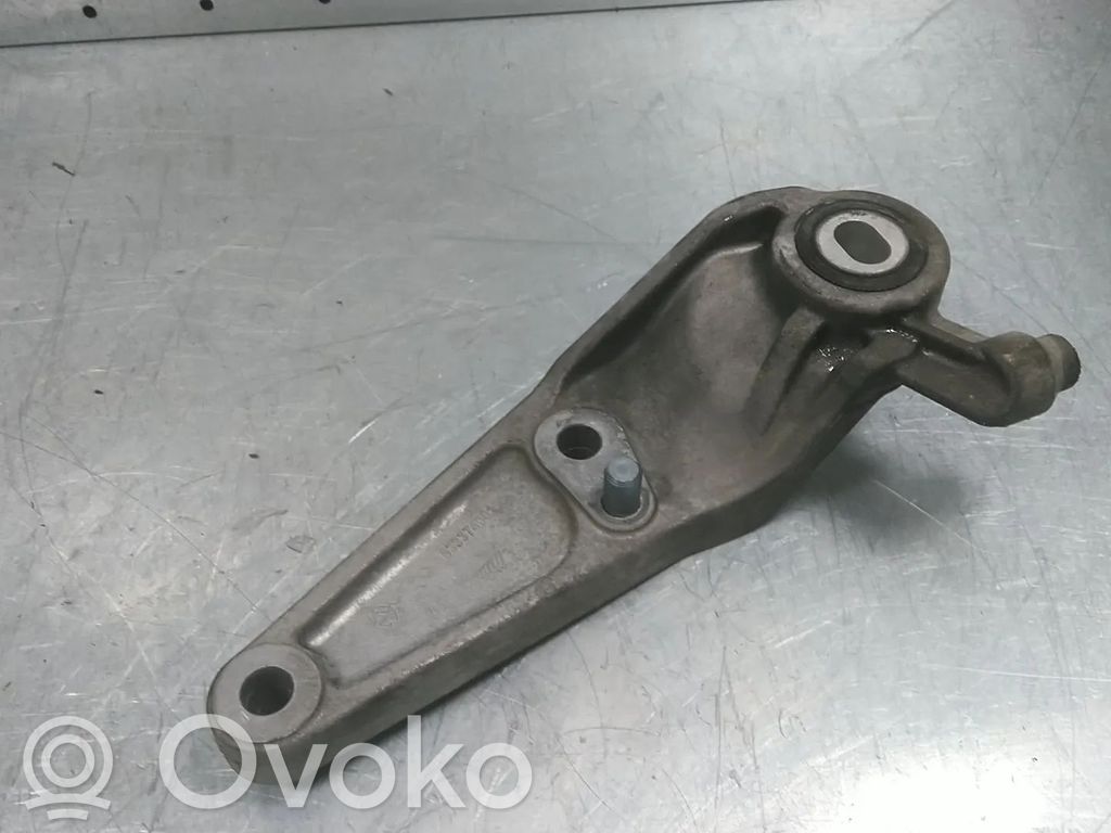 Opel Corsa E Supporto della scatola del cambio 