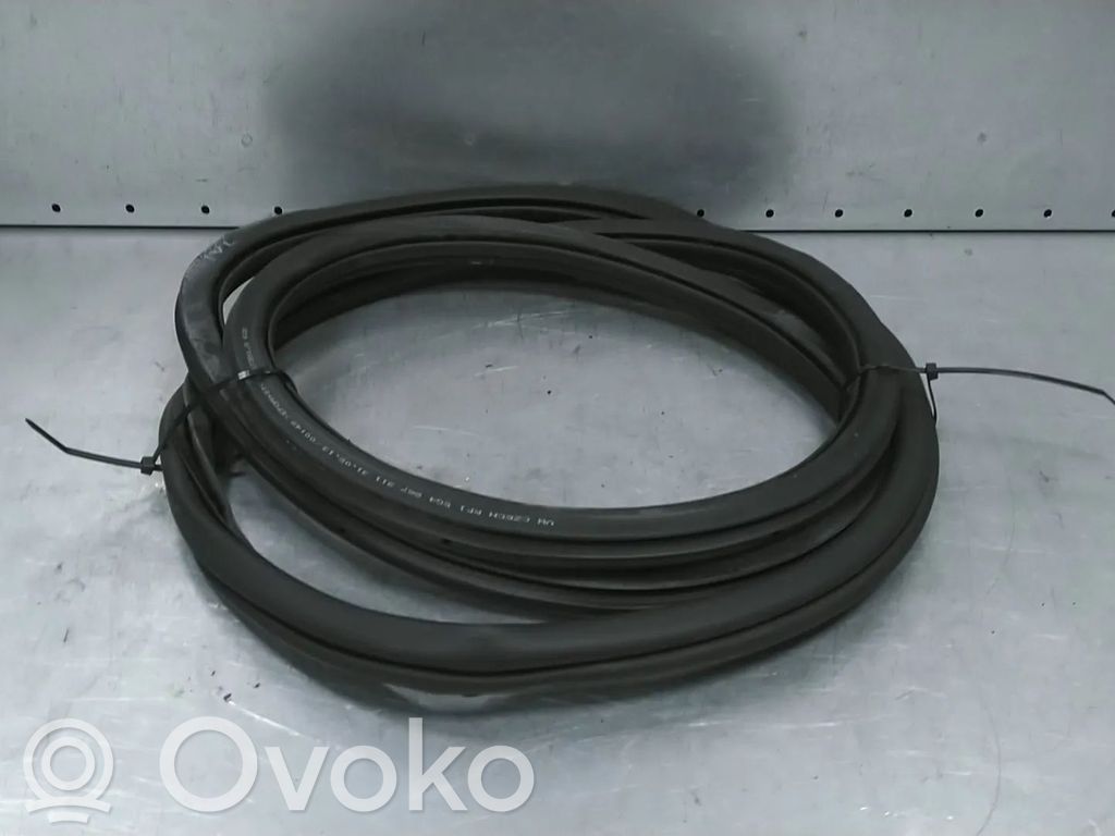 Volkswagen Golf VII Gumowa uszczelka drzwi przednich 