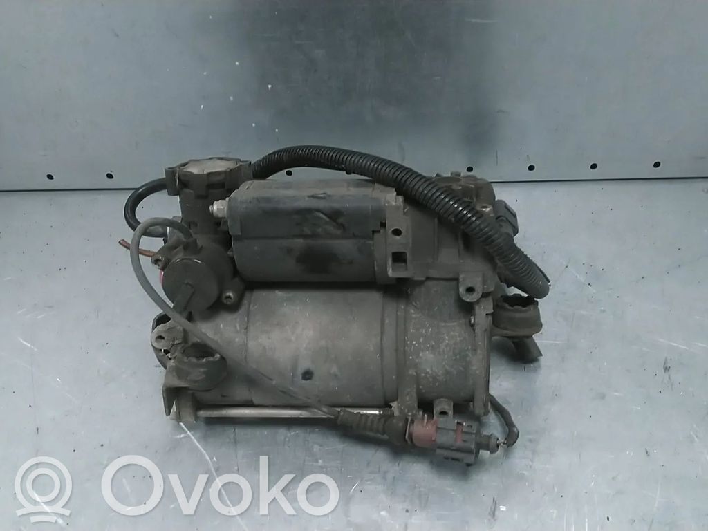 Audi A8 S8 D3 4E Pneimatiskās piekares kompresors 