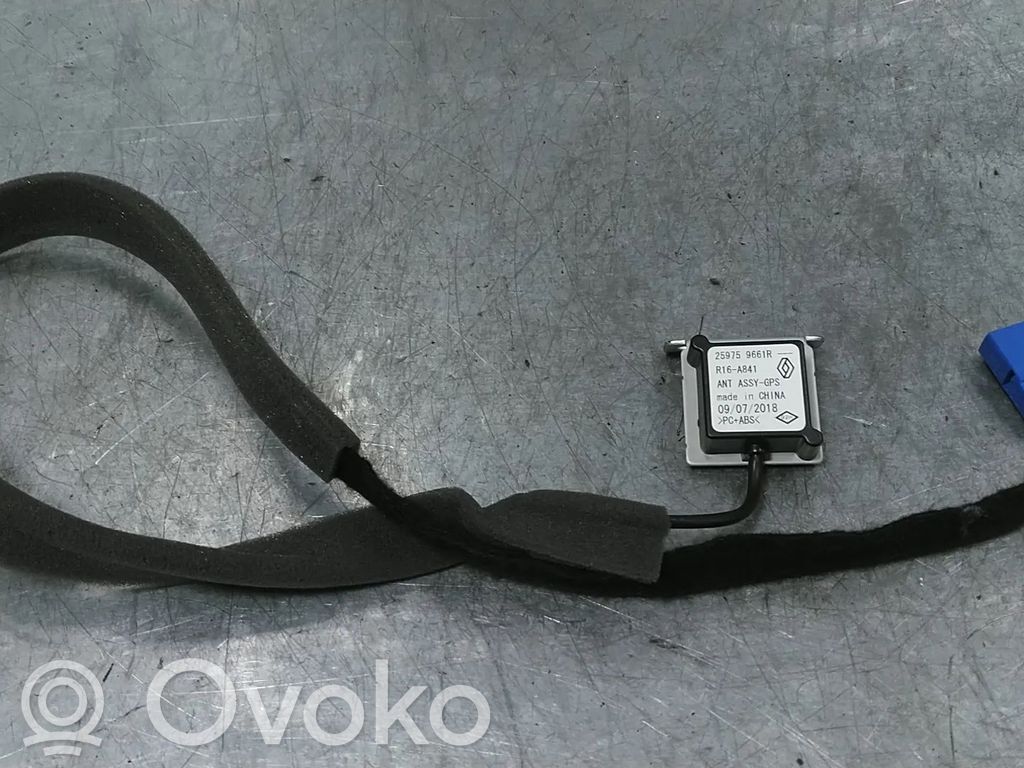 Renault Megane IV Radion antenni 