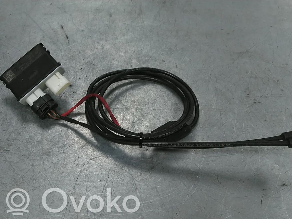 Tailgate/trunk control unit/module   3G0962243D