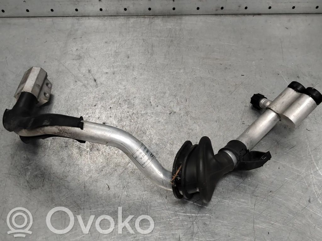Audi A5 8T 8F Ilmastointilaitteen putki (A/C) 