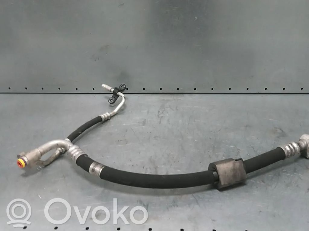 Ilmastointilaitteen putki (A/C)   64536928587,6928587