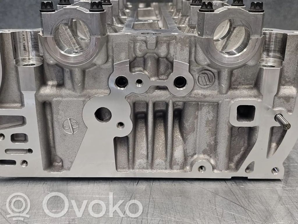 Opel Astra J Engine head 