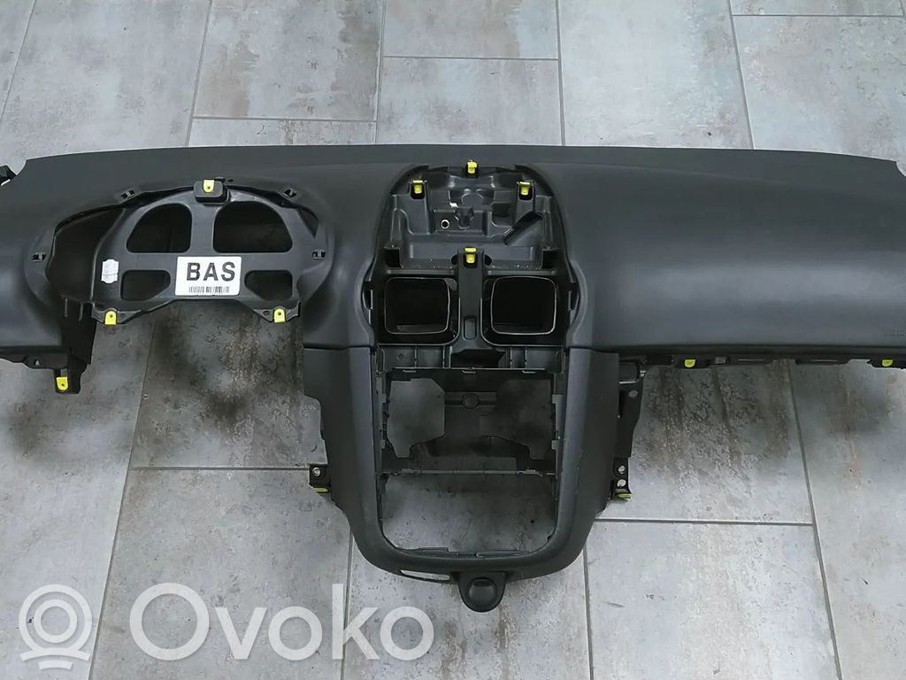 Opel Corsa D Dashboard 