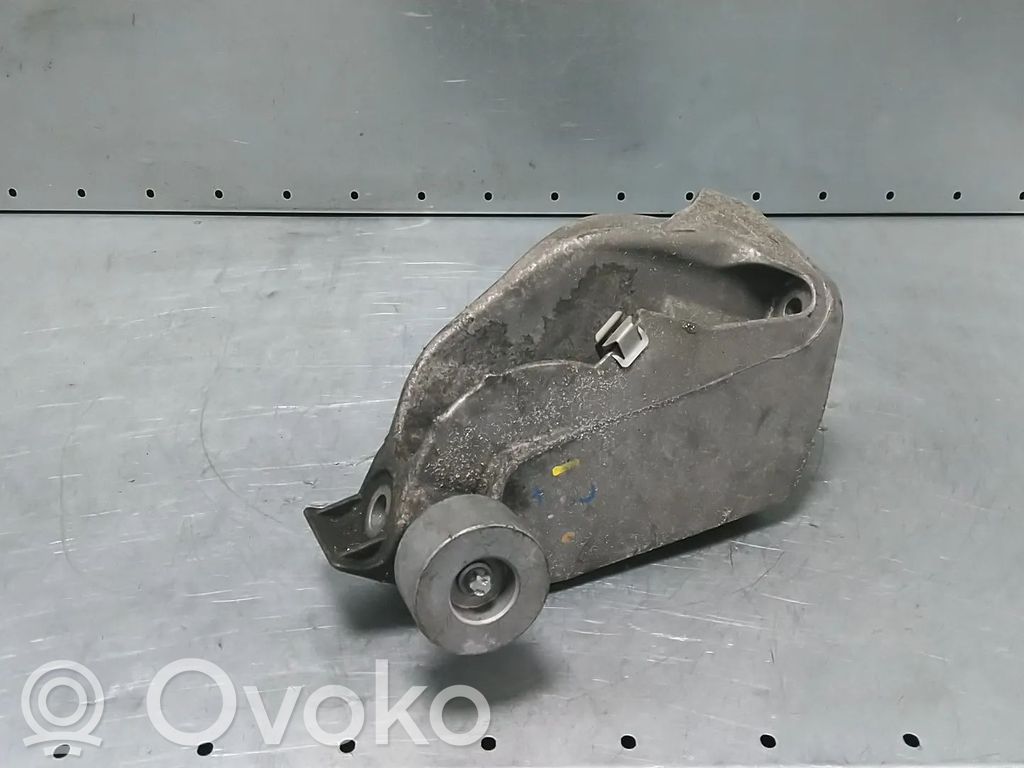 BMW 5 G30 G31 G38 Engine mount bracket 
