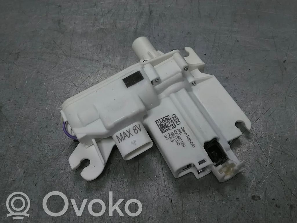 Otros repuestos del exterior   4N0837059