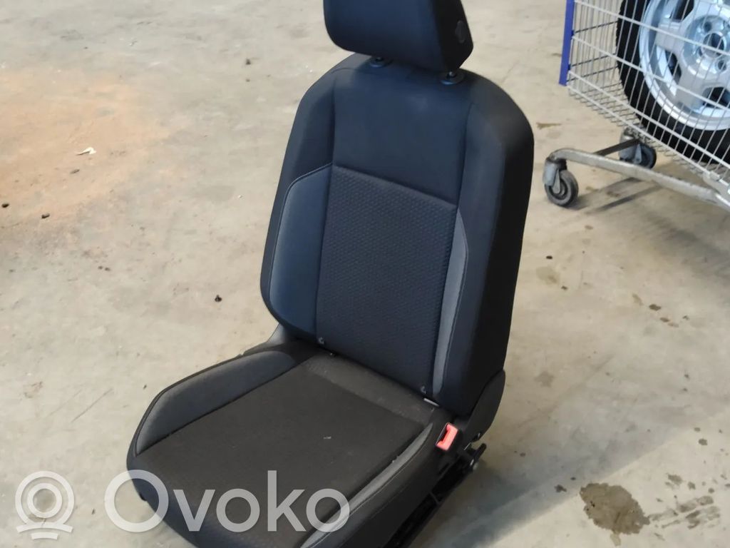 Volkswagen Taigo Scaun față pasager 