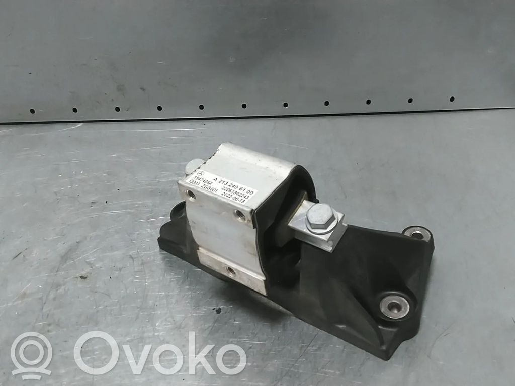 Mercedes-Benz C W205 Soporte de la caja de cambios 