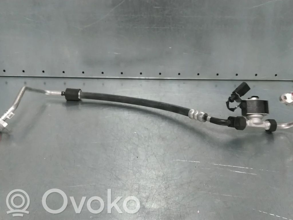 Audi e-tron Ilmastointilaitteen putki (A/C) 