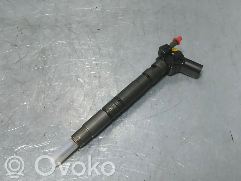 Audi A3 S3 8P Wtryskiwacz paliwa 