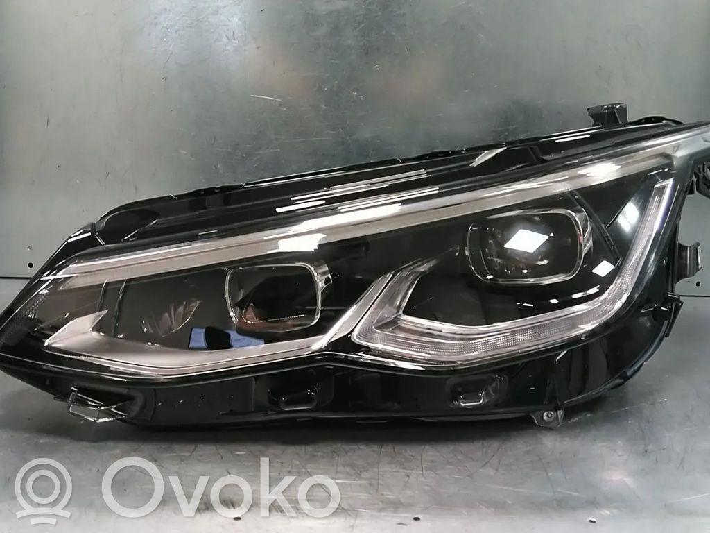 Volkswagen Golf VIII Phare frontale 