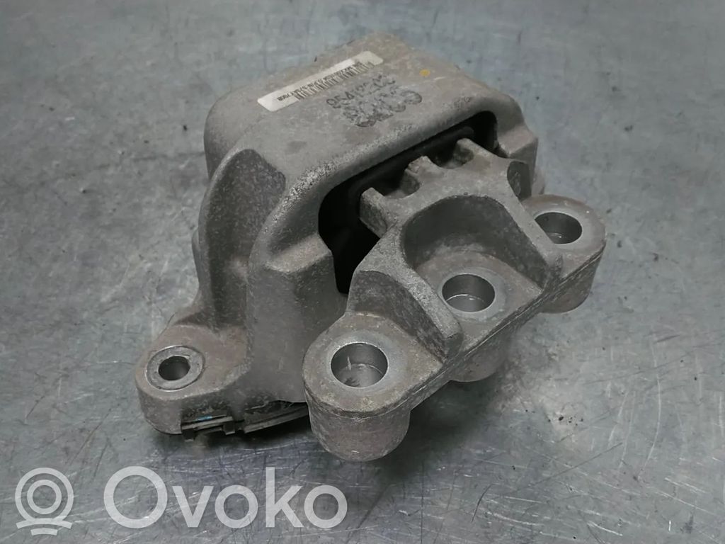 Opel Mokka Engine mount bracket 