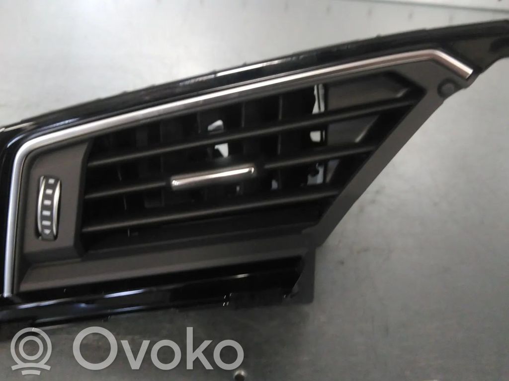 Šoninės oro grotelės   4KL820901D