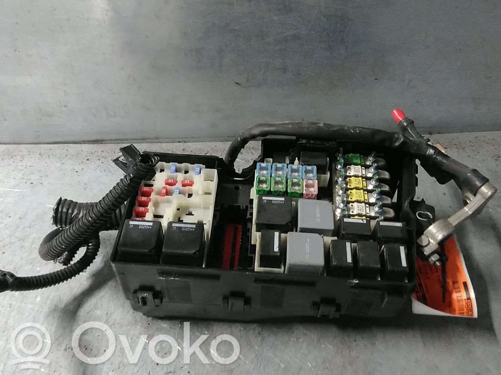 Sulakemoduuli   AV4T14K733CED,9M5T14A067CA