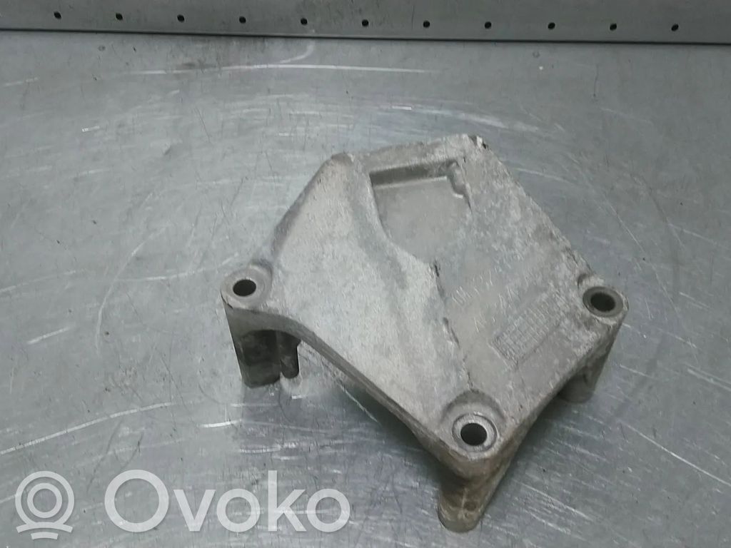 Opel Meriva B Engine mount bracket 