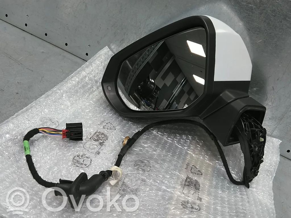 Audi Q3 F3 Elektryczne lusterko boczne drzwi przednich 