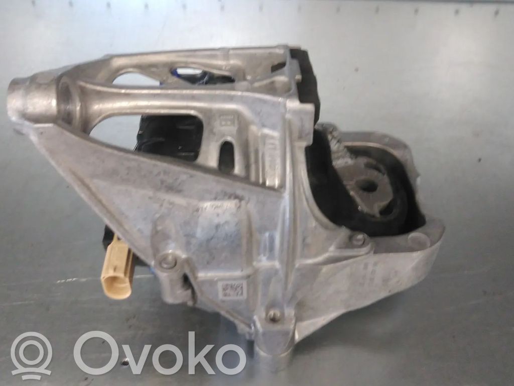 Audi A7 S7 4K8 Engine mount bracket 