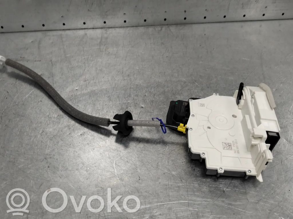 Audi A5 Priekšpusē slēdzene 