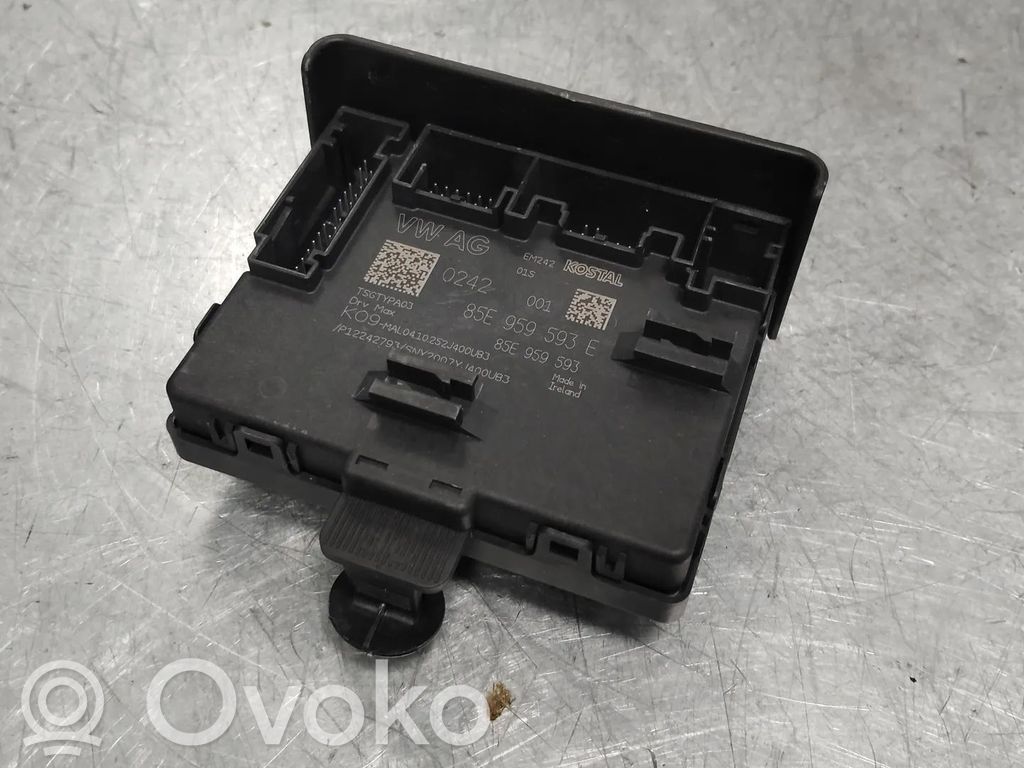 Audi A5 Oven ohjainlaite/moduuli 