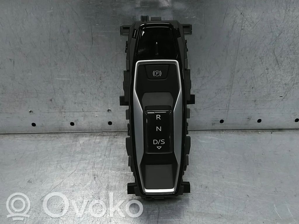 Audi A5 Vaihteenvalitsimen verhoilu 