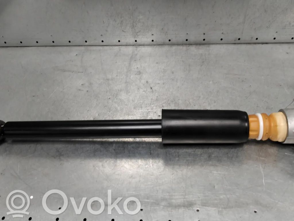 Audi A5 Takaiskunvaimennin 