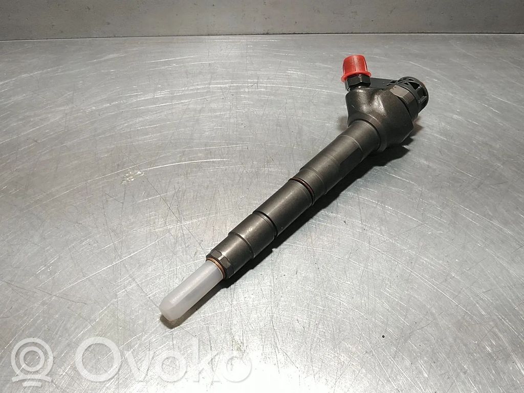 Volkswagen PASSAT B7 Wtryskiwacz paliwa 