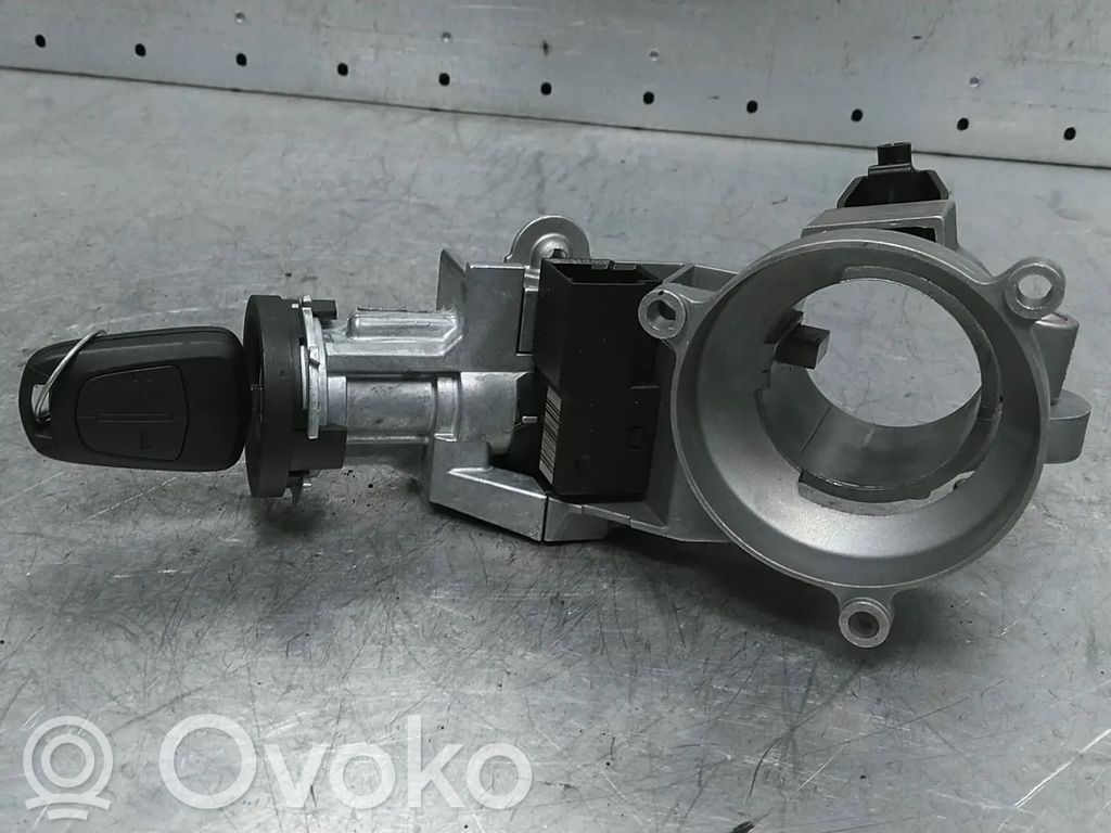 Opel Corsa D Virtalukon kytkin 