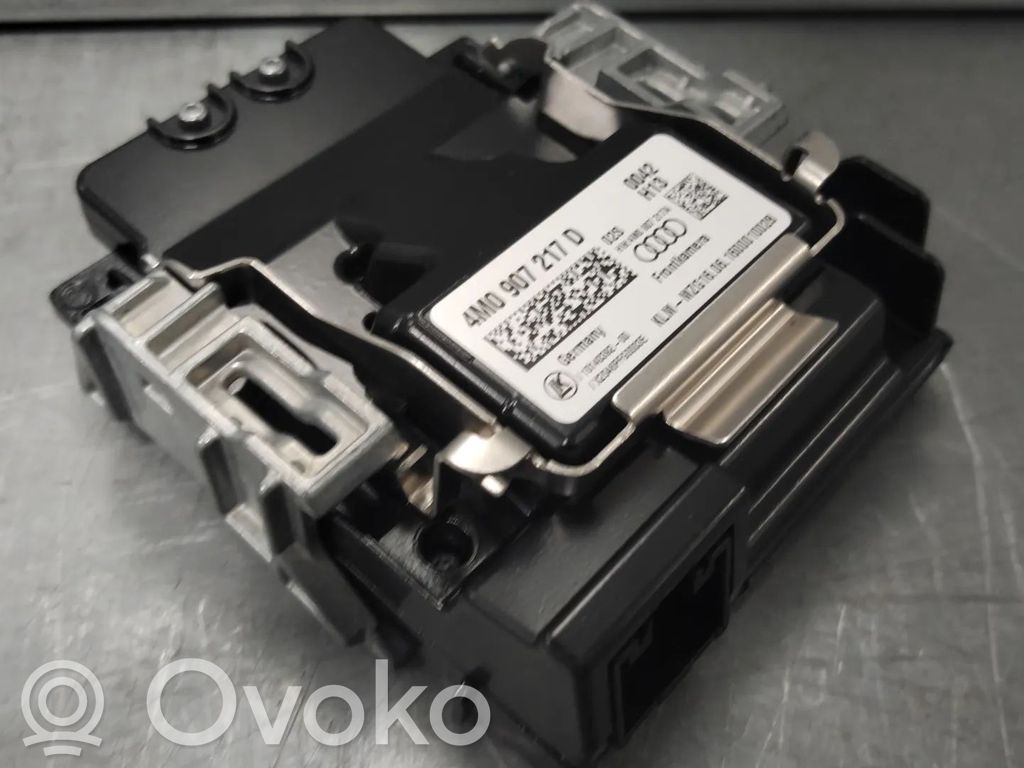 Audi Q7 4M Windshield/windscreen camera 