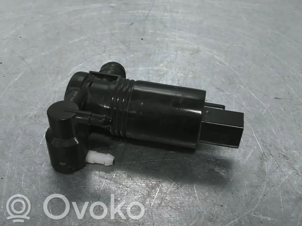 Volvo XC40 Headlight washer pump 