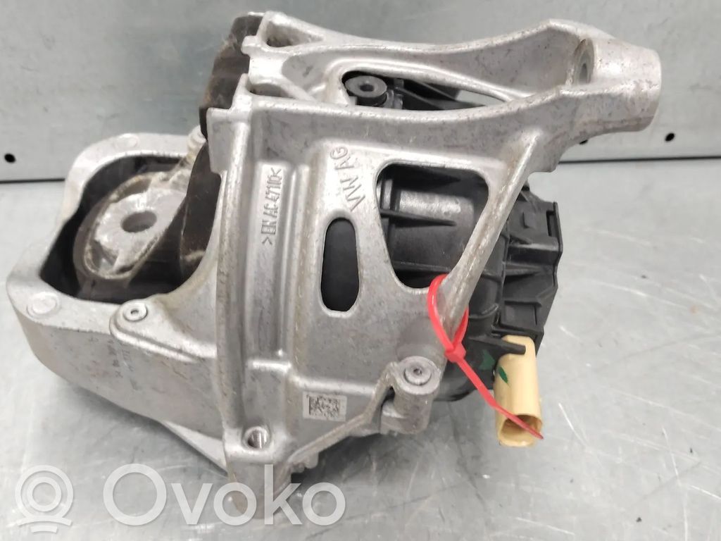 Audi Q7 4M Engine mount bracket 