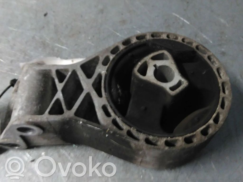 Opel Insignia A Moottorin kiinnikekorvake