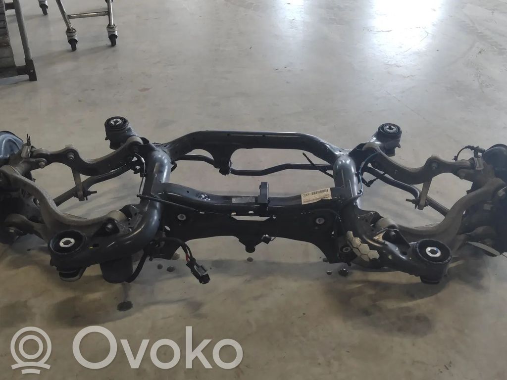 Audi Q8 Taka-akselin palkki 