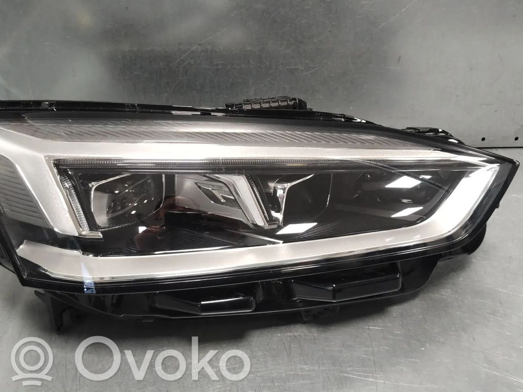 Audi A5 Priekinis žibintas 